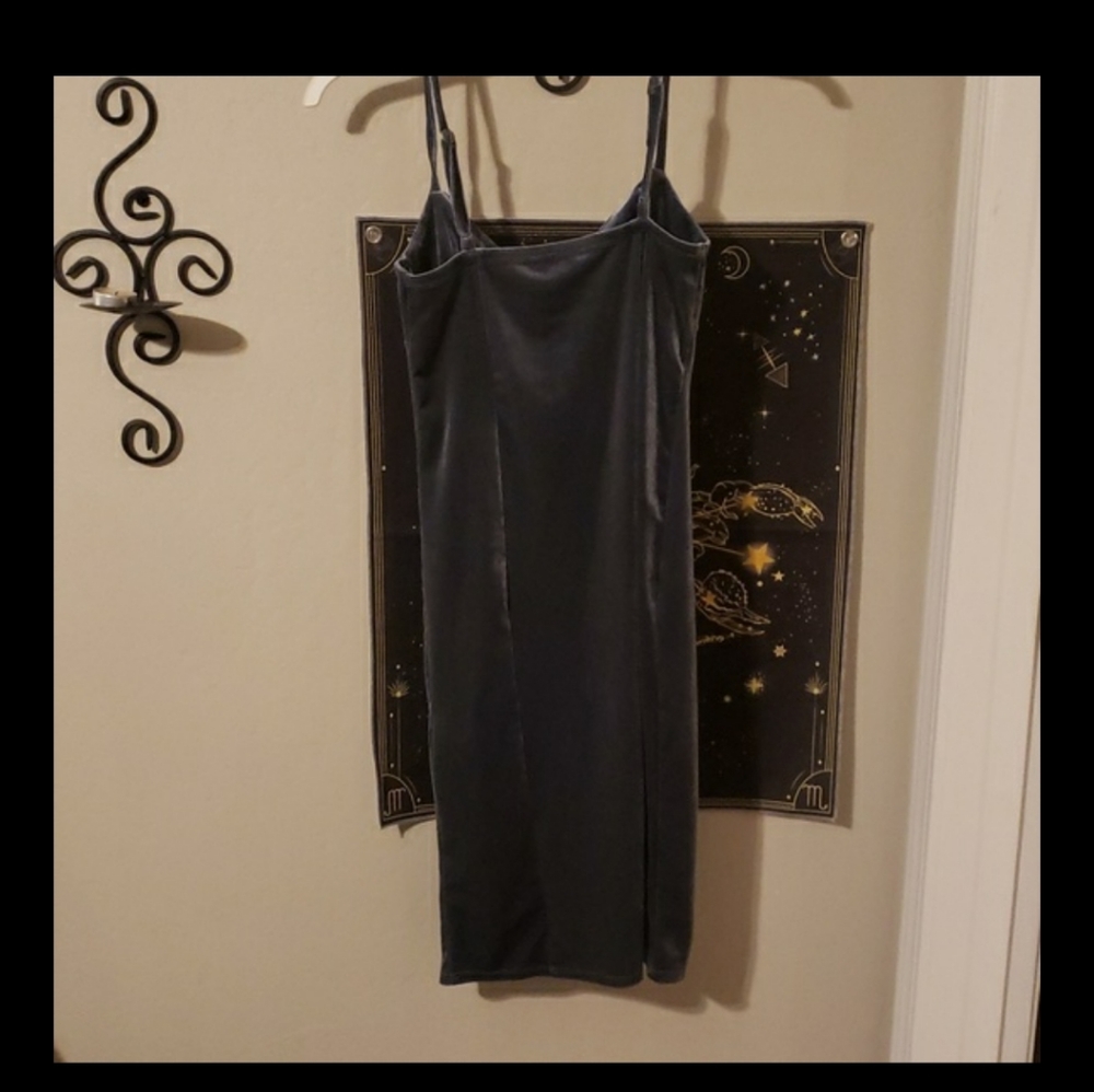 Dress - Picture 2 of 4